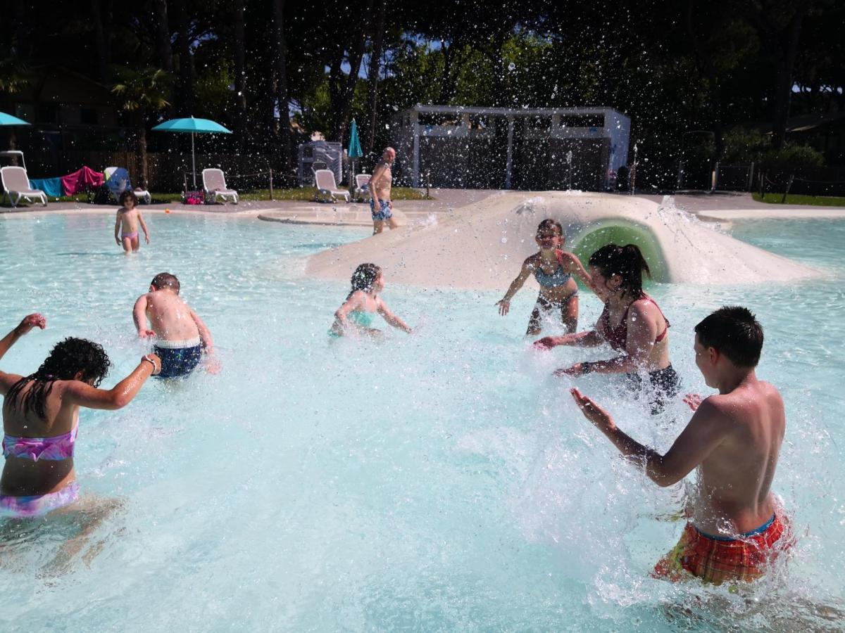 Estivo Premium Deluxe Mobile Homes On Malibu * Lido di Jesolo